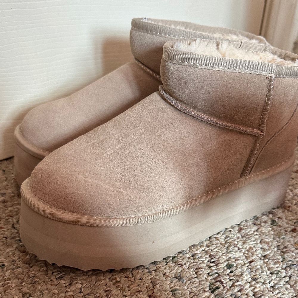 Dream Pairs Beige Suede Winter Boots